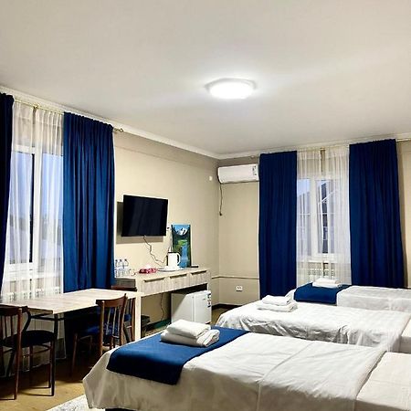 Green Town Hotel シムケント エクステリア 写真