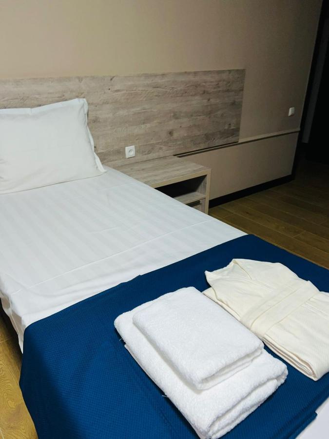 Green Town Hotel シムケント エクステリア 写真