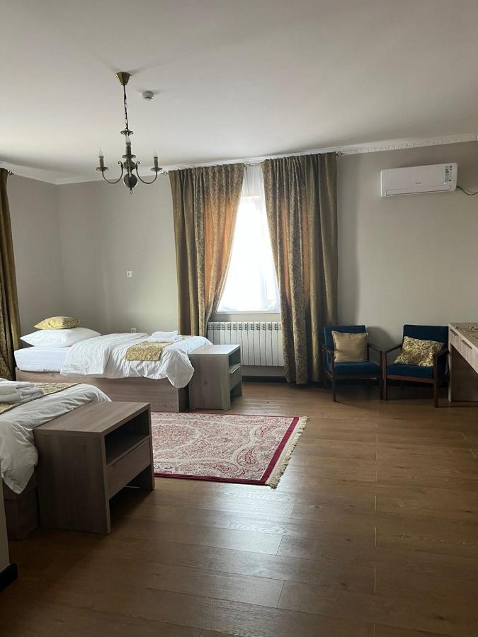 Green Town Hotel シムケント エクステリア 写真
